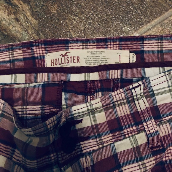 Hollister plaid shorts - Picture 2 of 3